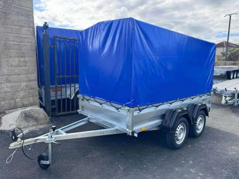 BRAND NEW ZASLAW 8,7FT x 4,4FT TWIN AXLE TRAILER WITH FRAME AND COVER 750KG