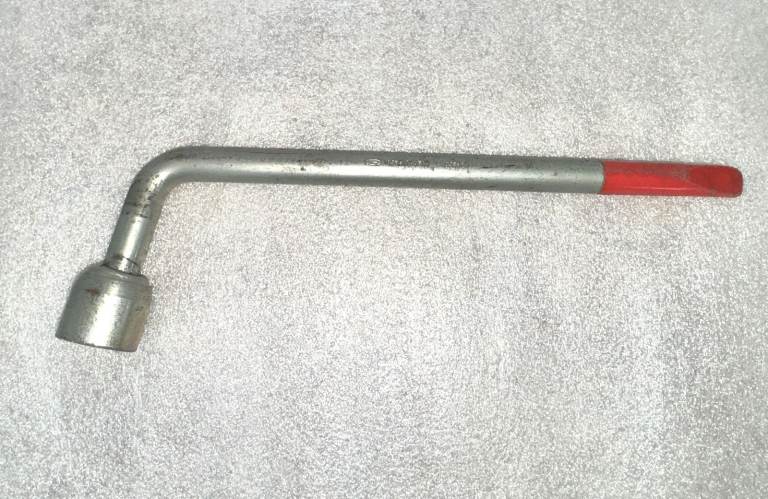 FORD RED TIP WHEEL BRACE/WHEEL NUT WRENCH