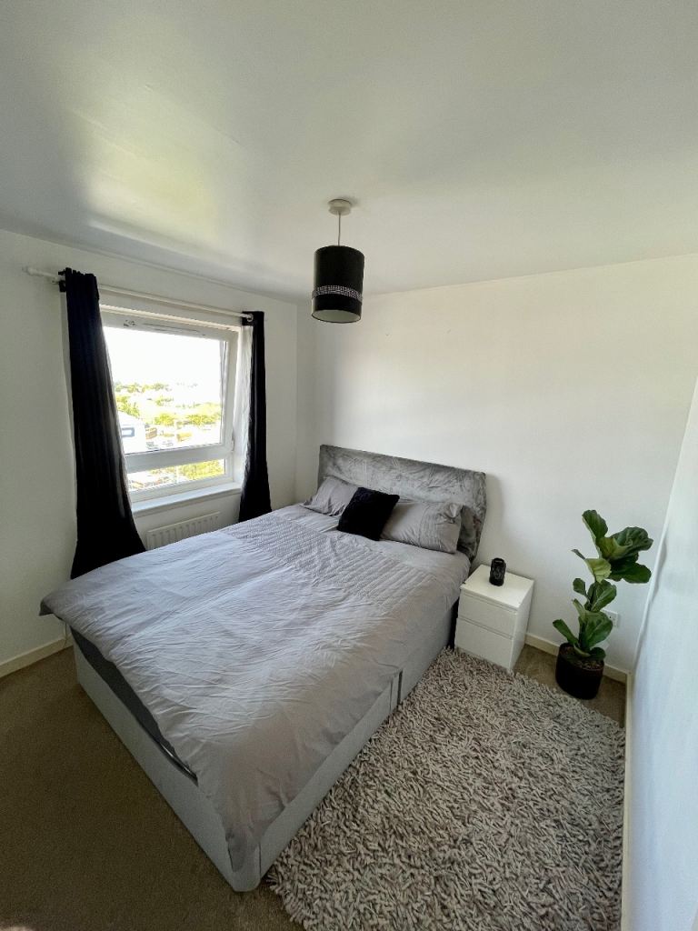 Double room to rent near Leith Walk