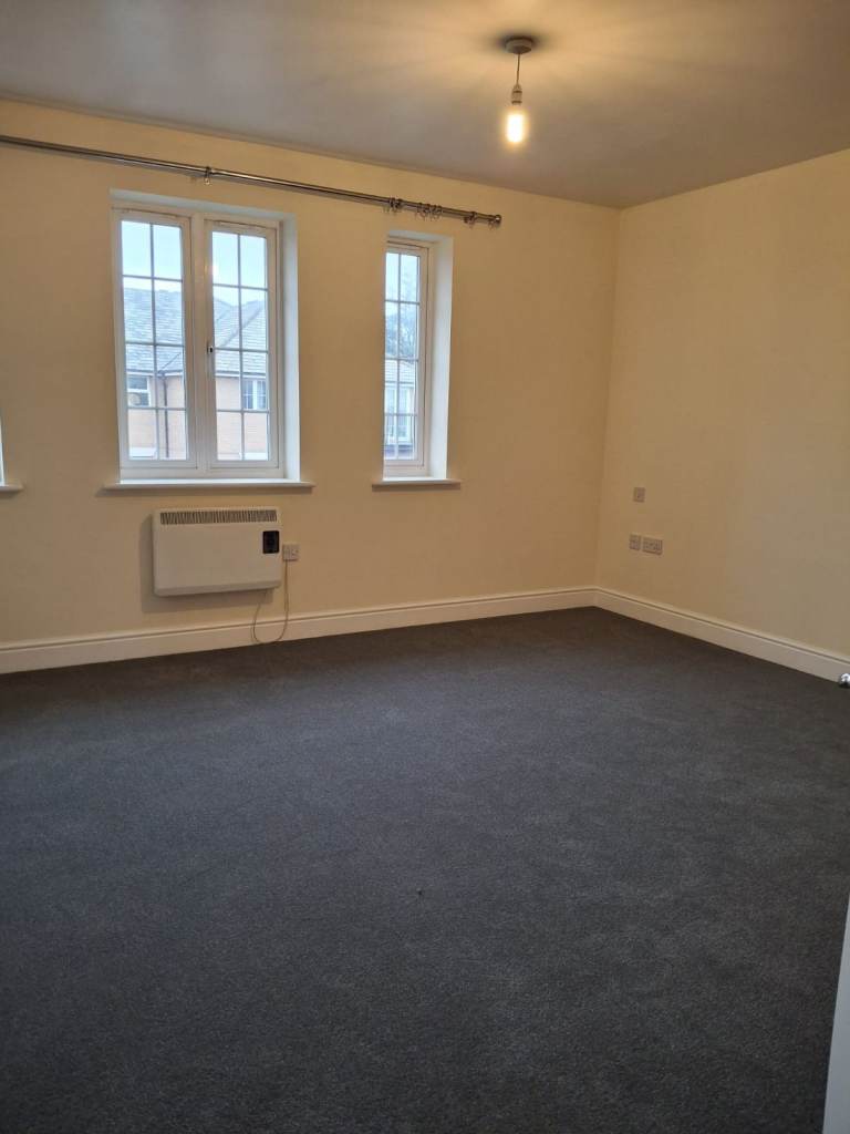 2 Bedroom Flat Third Floor- Sixpenny Court, Tanner Street, IG11 8PQ