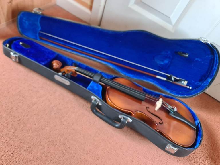 Skylark brand violin Patent Right No 923056076