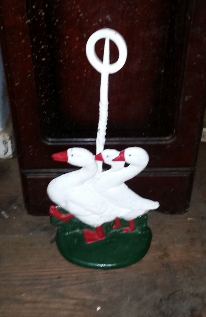 ANTIQUE HUBLEY GEESE BIRD CAST IRON DOORSTOP