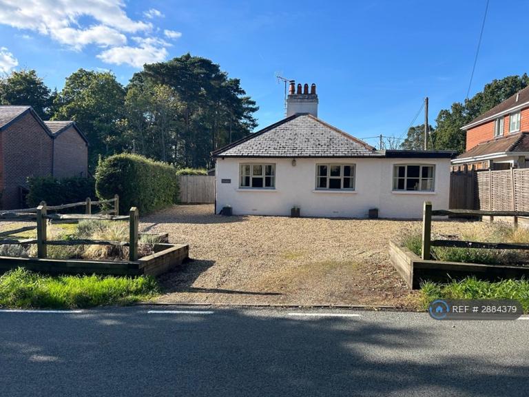 2 bedroom house in Graffham Road, Petworth, GU28 (2 bed) (#2884379)