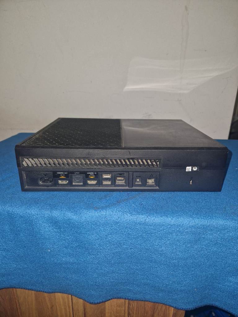 Xbox 1 with power swap batteries 