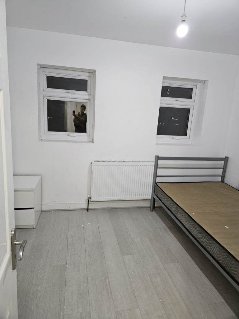 Property for rent or rooms 