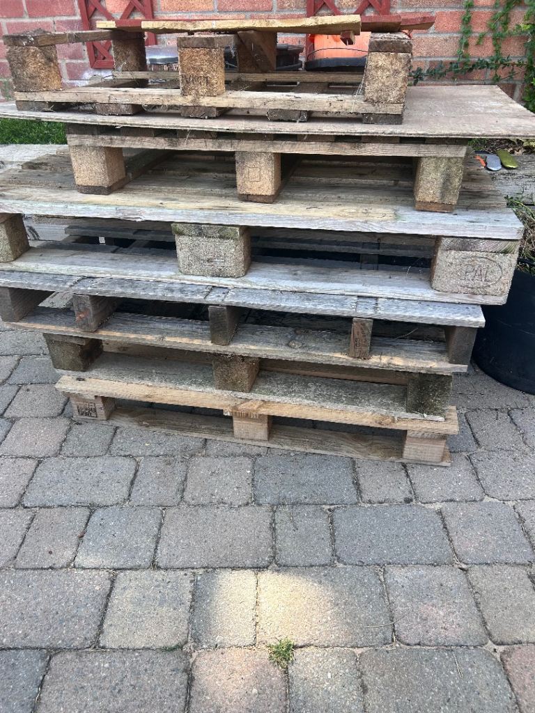 Used Wooden Pallets