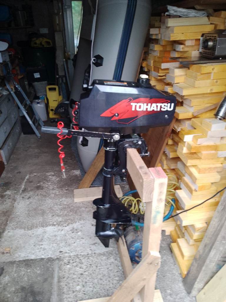 Tohatsu 3.5 2/stoke outboard motor in good condition .