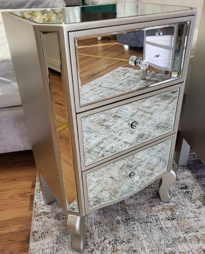 Selection Of Ex-Display Bedside Lamp Tables/Lockers