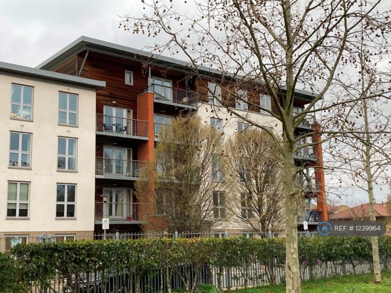 1 bedroom flat in Ashvale Court, London, E3 (1 bed) (#1239964)