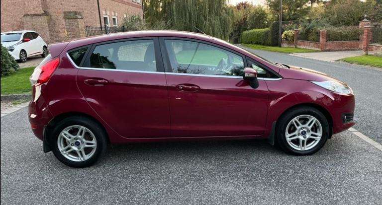 2013 FORD FIESTA 1.0 ZETEC GENUINE 67,000 MILES LONG MOT JUST SERVICED LOVELY!