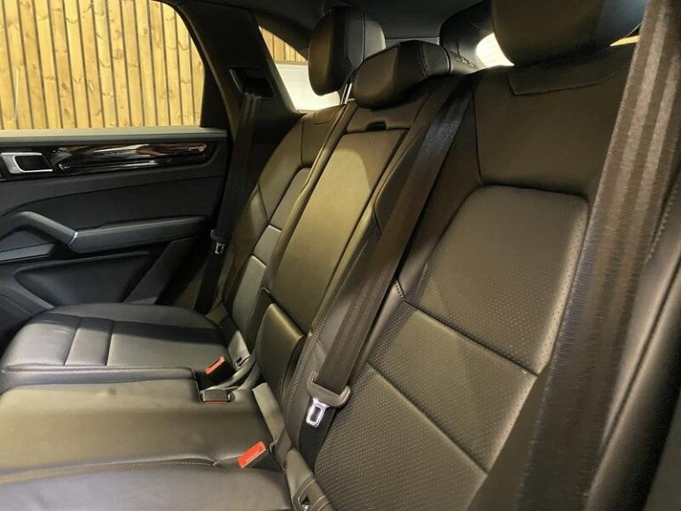 2022 Porsche Cayenne V6 E-Hybrid SUV HYBRID Automatic