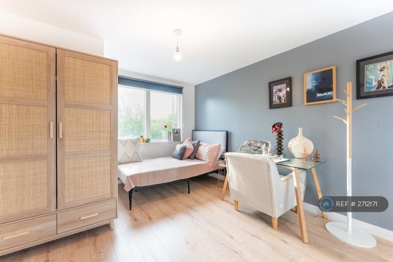 Studio flat in Beech Drive, Trumpington, Cambridge, CB2 (#2712171)