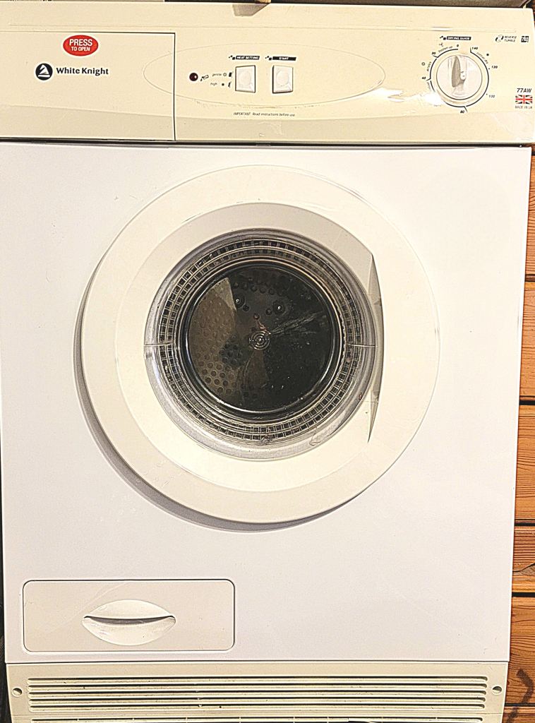 White Knight 7kg Condensing Tumble Dryer 