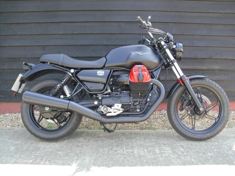 MOTO GUZZI V7 IV STONE 850 , 2021, 1647 MILES ONLY .SATIN BLACK .