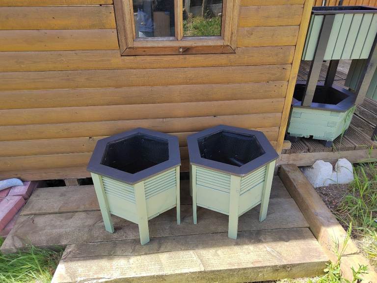 Garden planter, hexagonal shape