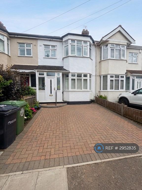 5 bedroom house in Southfield Road, Waltham Cross, EN8 (5 bed) (#2952835)