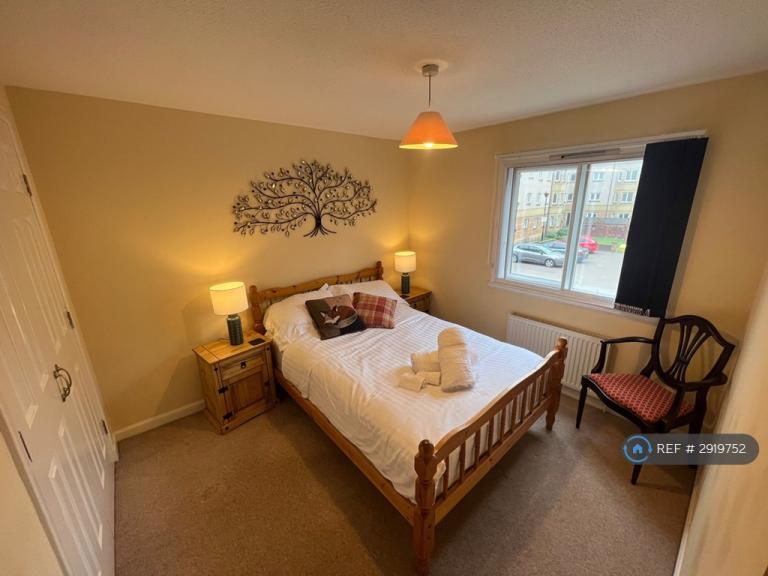 2 bedroom flat in Easter Dalry Place, Edinburgh, EH11 (2 bed) (#2919752)