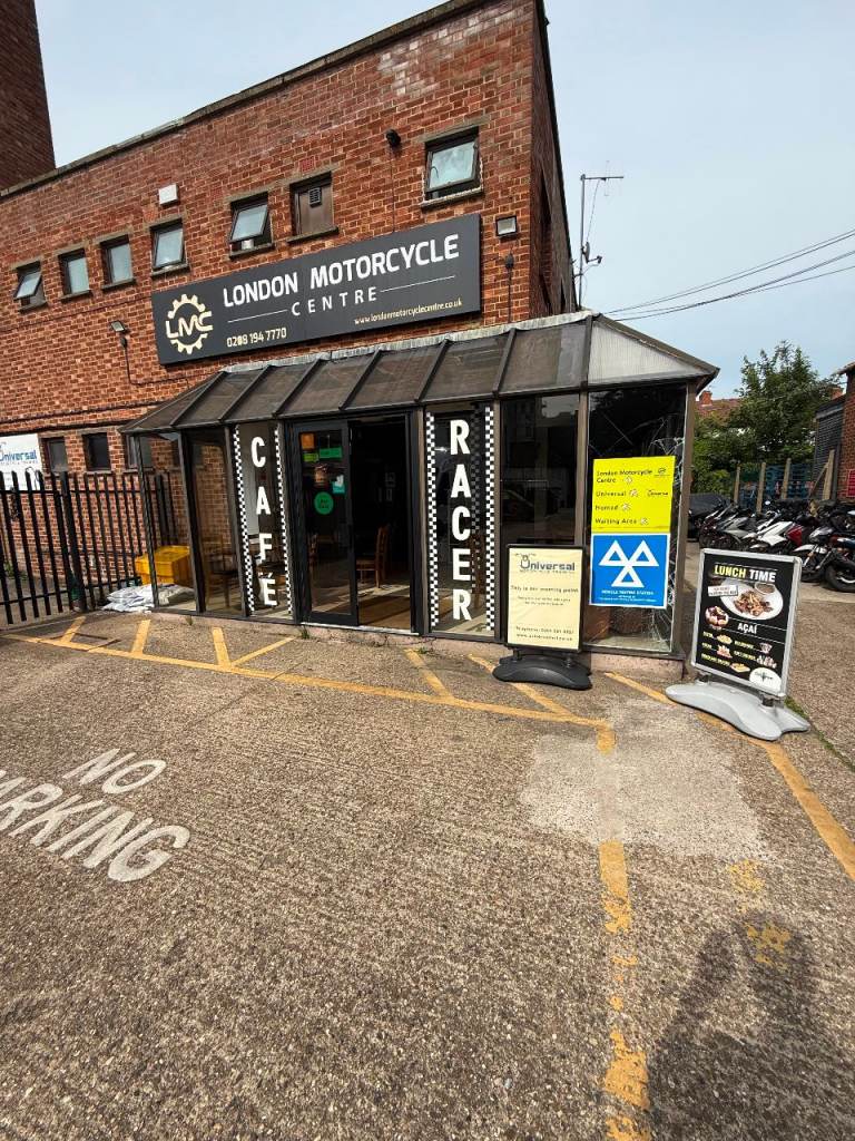 Fully Equipped Former Coffee Shop To Let in Wembley