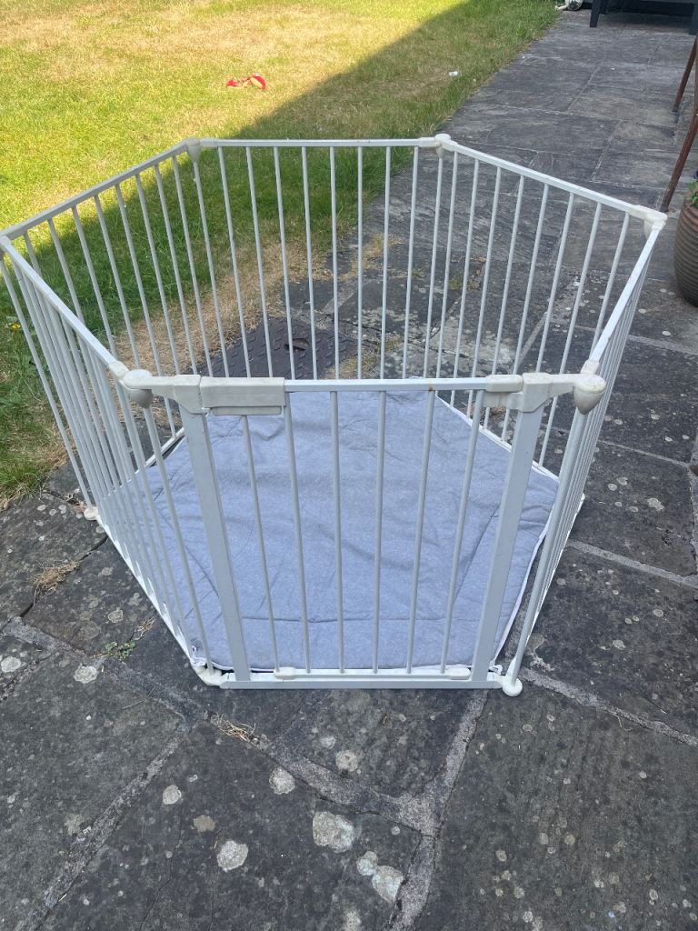 Collapsible Pet pen 