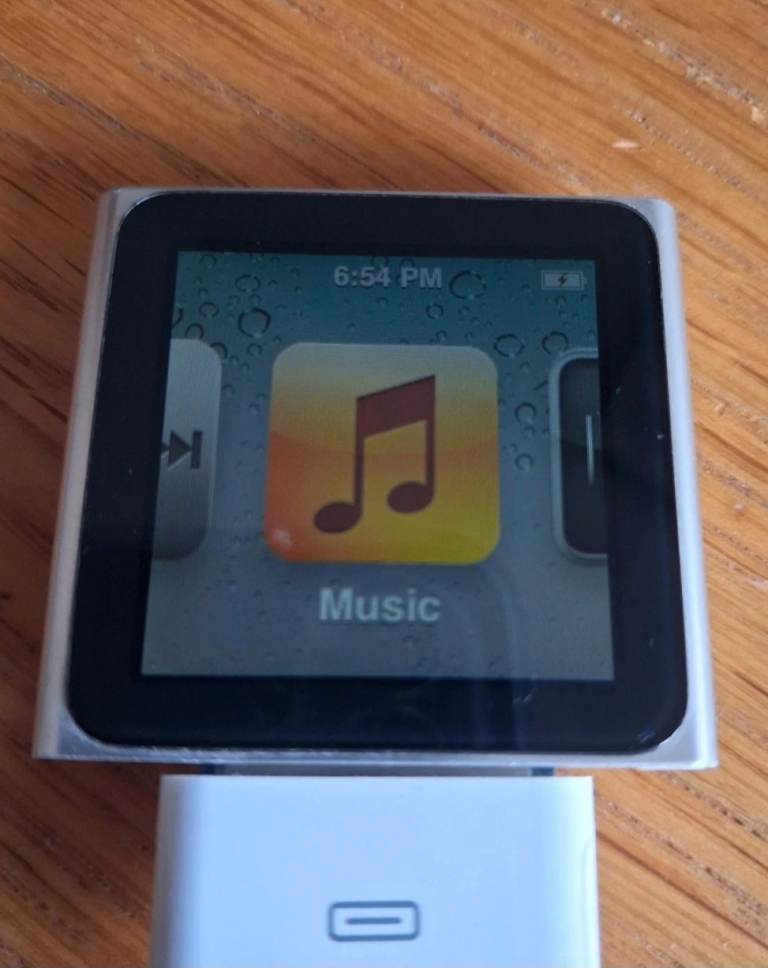 Stylish Apple ipod Nano MC525 6th Generation