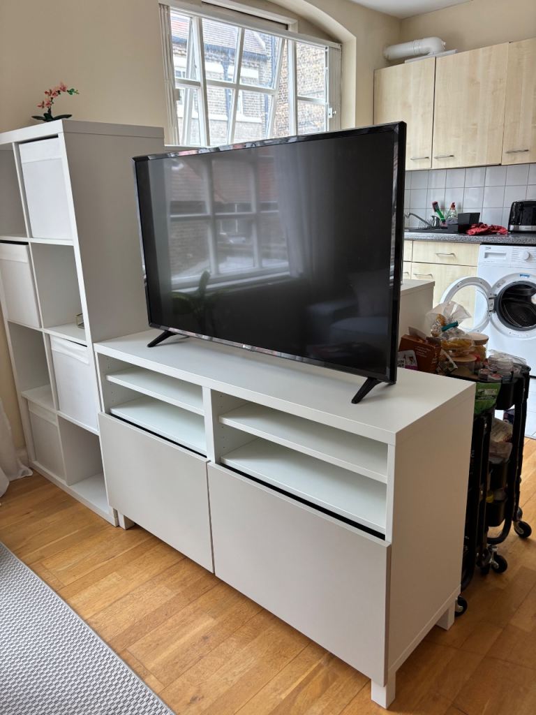 IKEA BESTÅ White TV Bench
