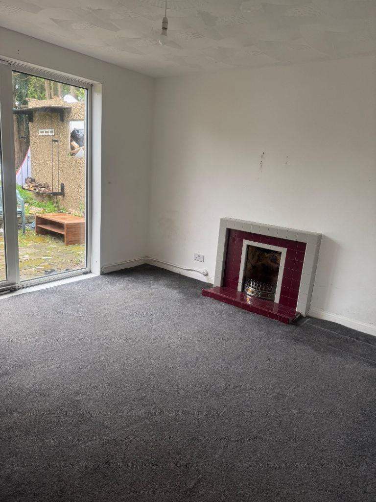 Spacious 3-Bed House for Rent – SA5 8AW
