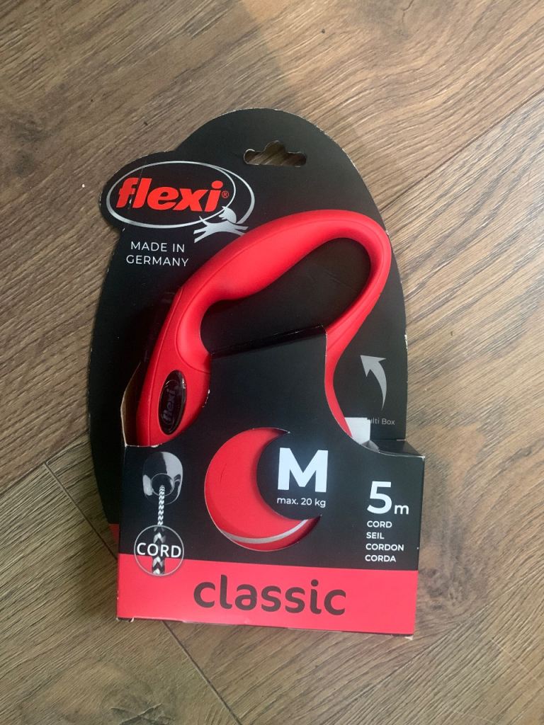 Extendable dog lead  (up to 20kg)