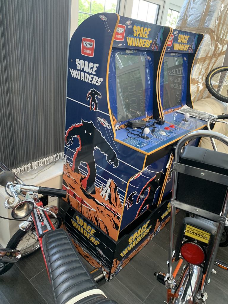 Retro space invaders machine