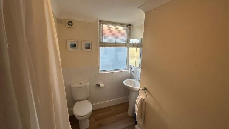 One bedroom, furnished flat to rent