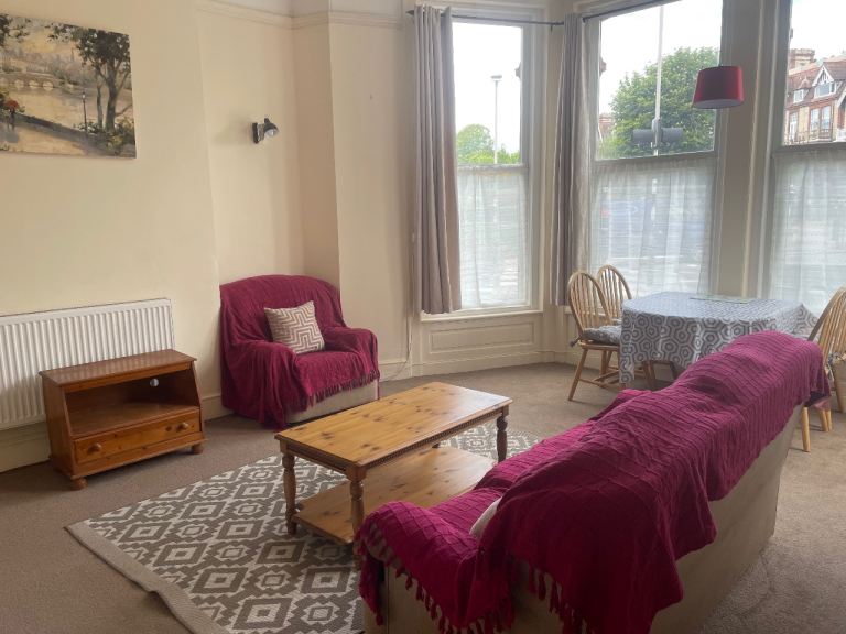 Two bedroom flat in Lipson
