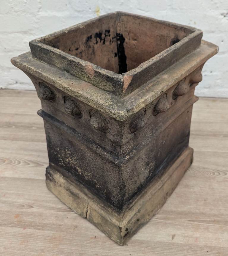 Victorian reclaimed salt glazed chimney pot (DELIVERY AVAILABLE)