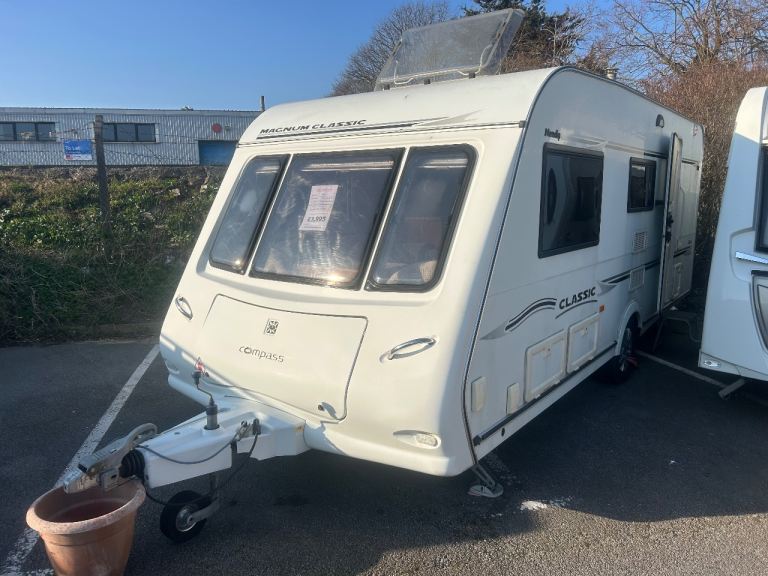 2007 Compass Magnum 524 Inc an Awning. 