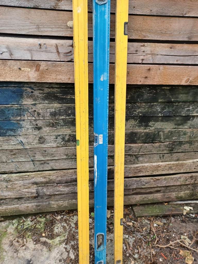 3x spirit levels 