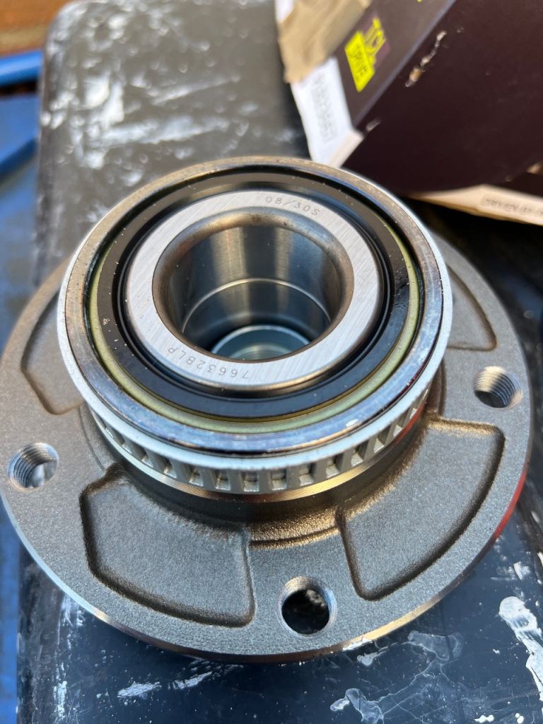 BMW 3 series wheel hub & bearing