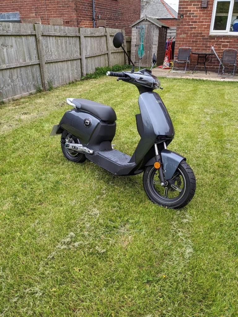 Super Soco Cux electric moped mint condition perfect for city commuter