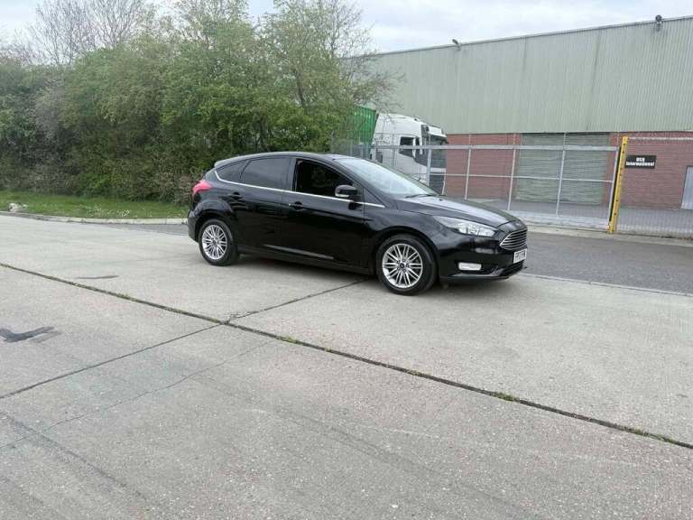 2017 Ford Focus 1.0 EcoBoost 125 Zetec Edition 5dr HATCHBACK Petrol Manual