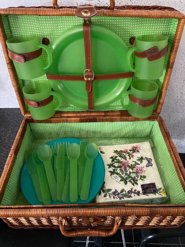 Retro Wicker Picnic Basket with Green Plates and Cups