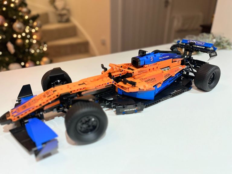 LEGO TECHNIC: McLaren Formula 1 Race Car (42141)
