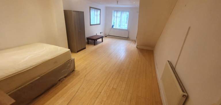 SUPPORTED ACCOMMODATION - LARGE ROOMS AVAILABLE IN Bordesley Village (Digbeth)  (HMO)