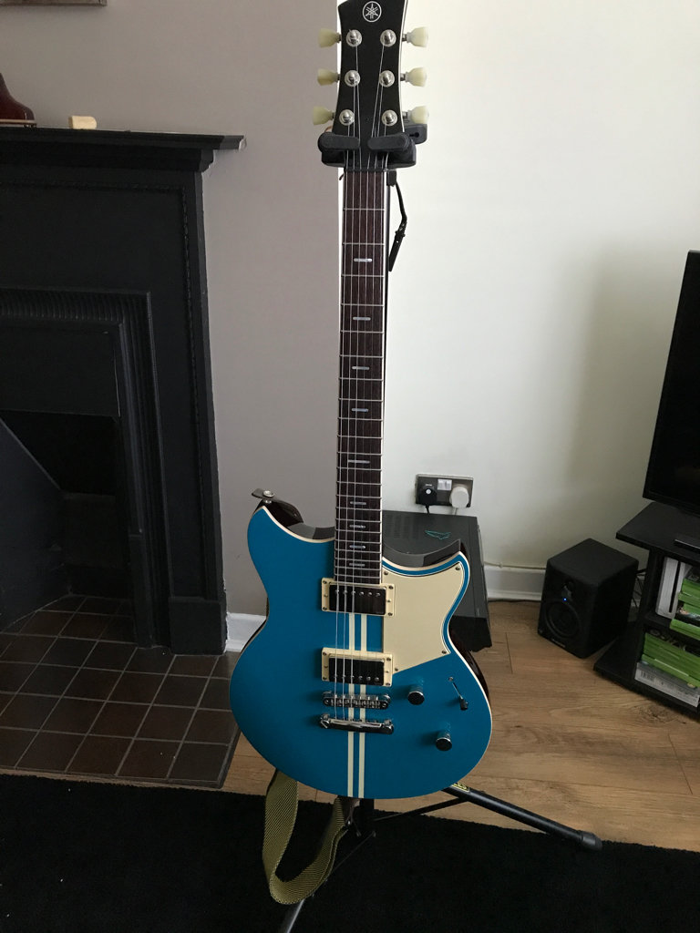 Yamaha Revstar RSS20 and gig bag