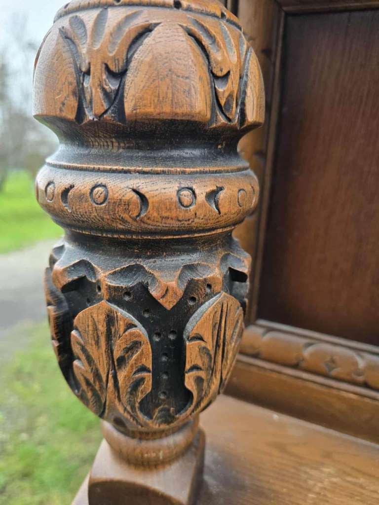 Vintage Old Charm Dresser/Sideboard 