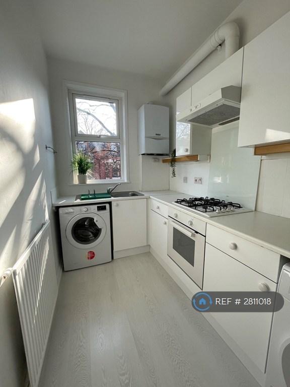 2 bedroom flat in West Didsbury, Manchester, M20 (2 bed) (#2811018)