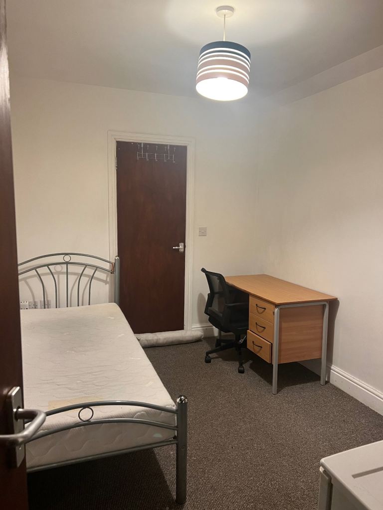 Ensuite single room all inclusive swansea st Helen’s Road 