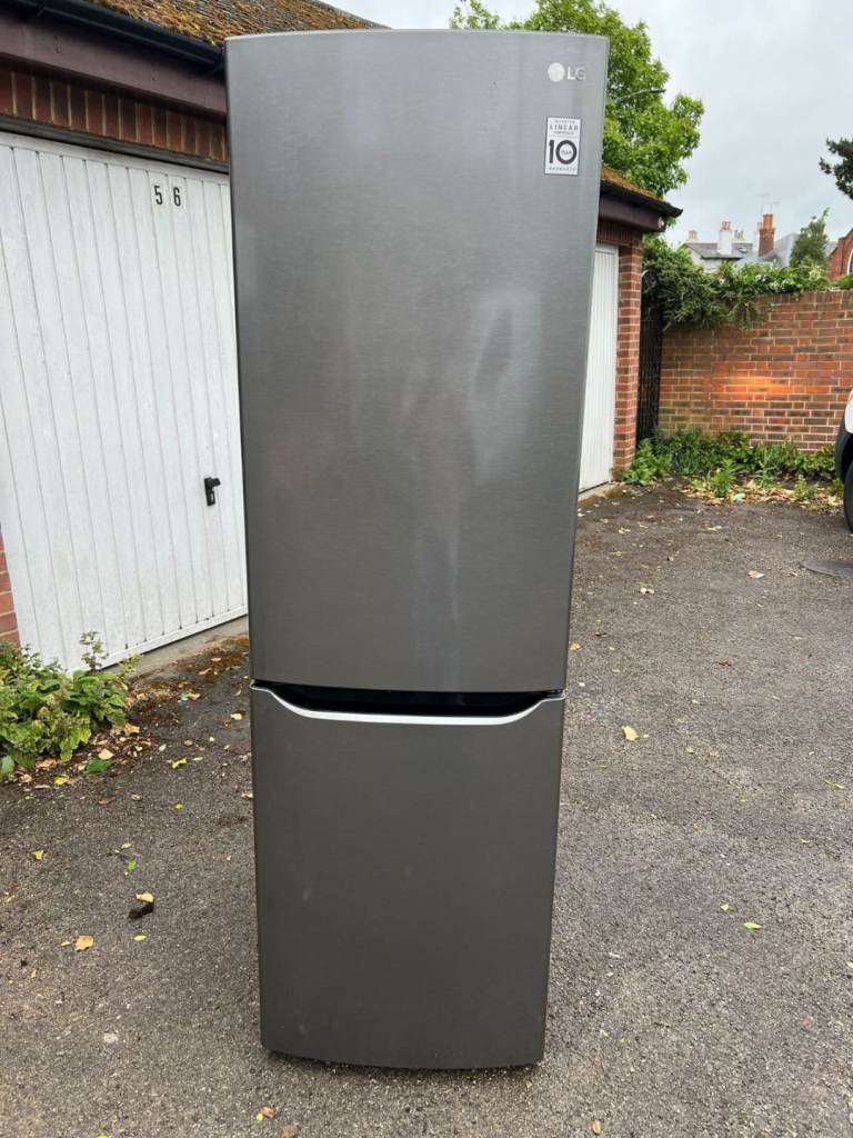 Beautiful LG Fridge Freezer For sale 