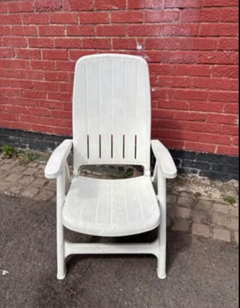🪑 White Heavy‑Duty Plastic Garden Chair – High Back Comfort folding