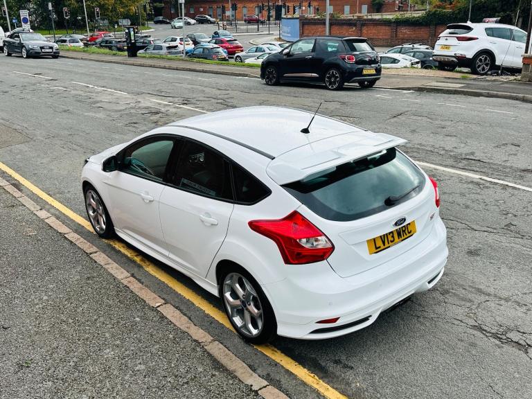 2013 Ford Focus 2.0T EcoBoost ST-2 Euro 5 (s/s) 5dr HATCHBACK Petrol Manual