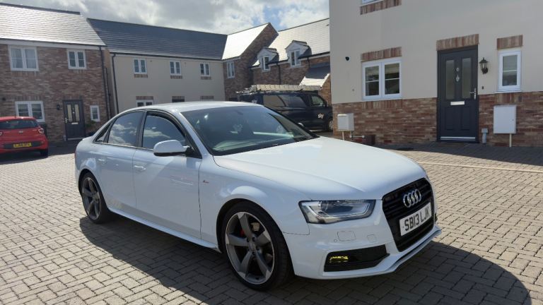Audi A4 2.0 TDI SLINE BLACK EDITION 