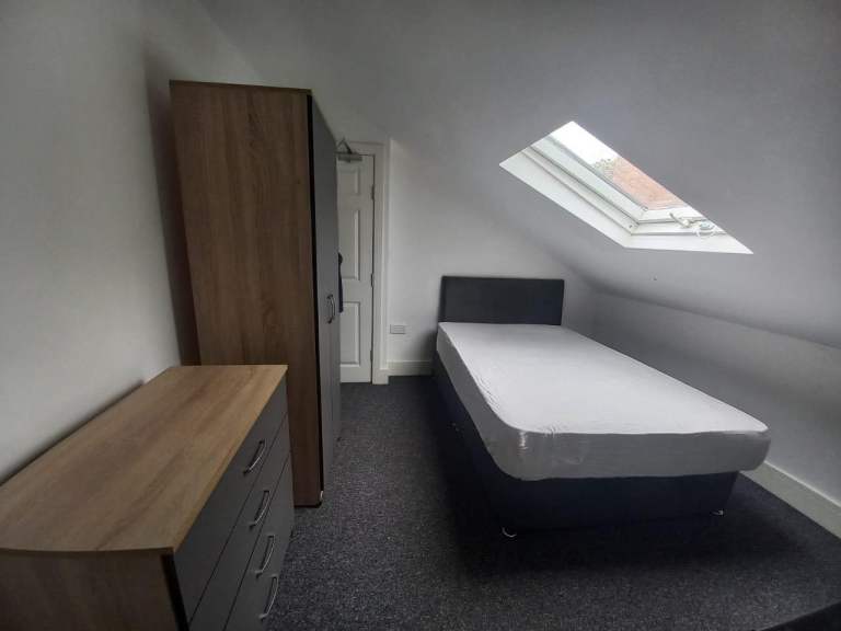 SELF CONTAINED ROOMS AVAILABLE IN SUPPORTED ACCOMMODATION FOR BENEFIT CLAIMANTS UC PIP