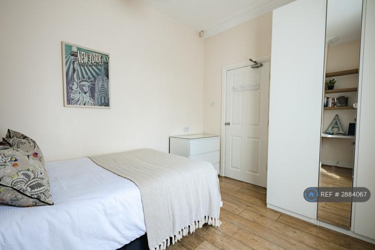 1 bedroom in Marshall Street, Hull, HU5 (#2884067)
