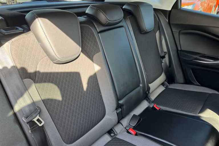 2021 Vauxhall Grandland X 1.2 Turbo SRi Nav 5dr HATCHBACK PETROL Manual